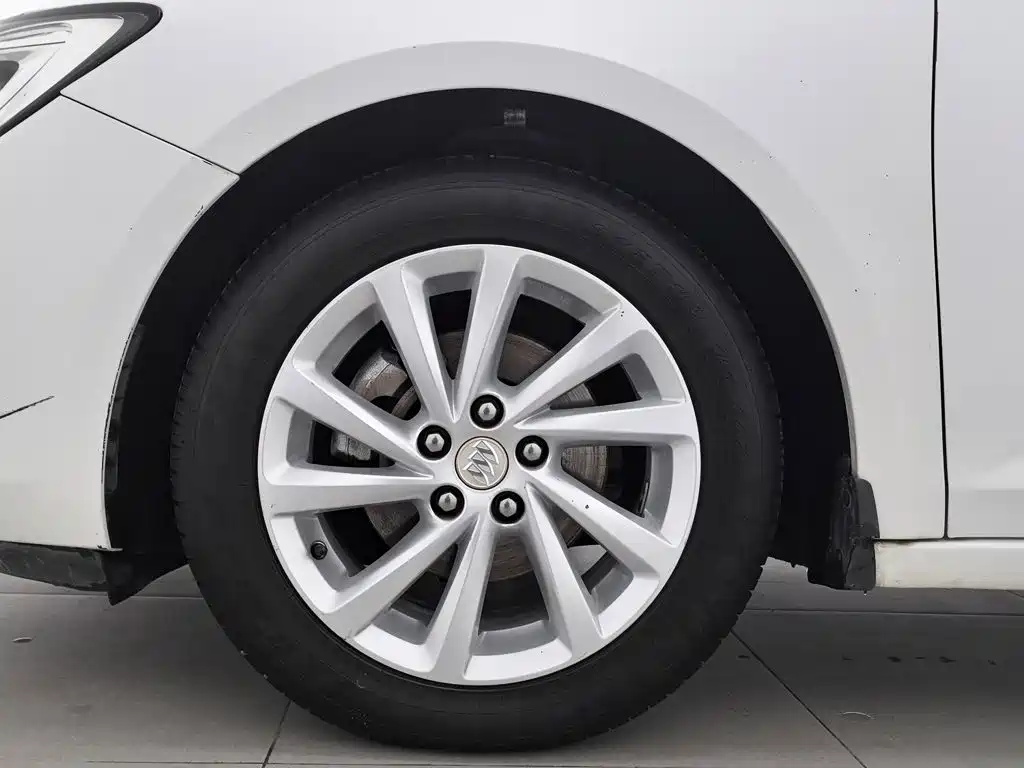 Buick Verano — миниатюра 17