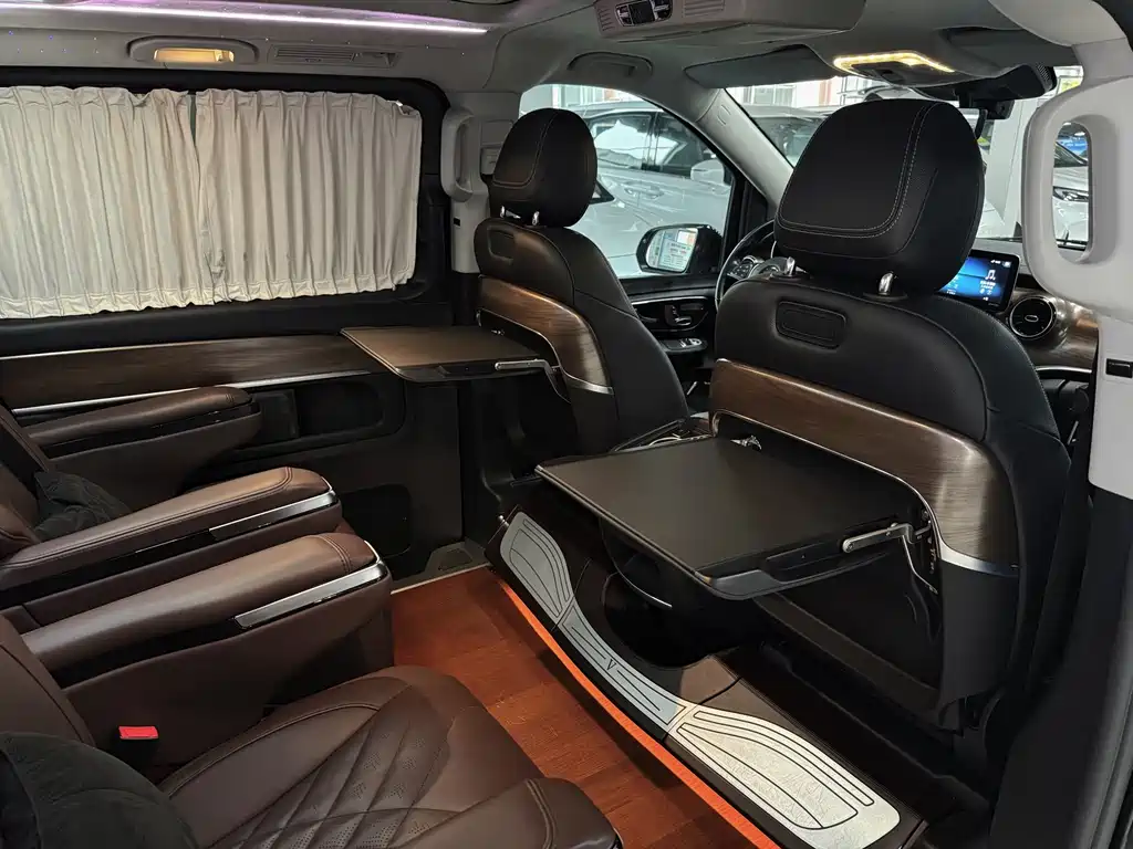Mercedes-Benz V-Class — миниатюра 10