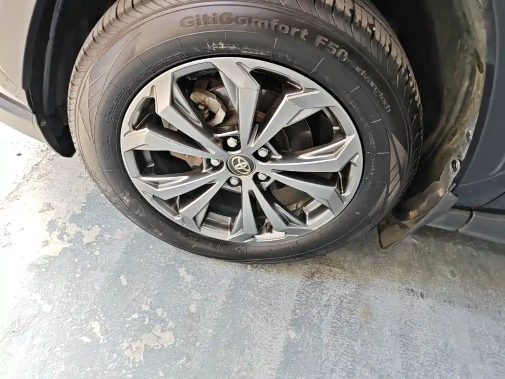 Toyota RAV4 — миниатюра 23