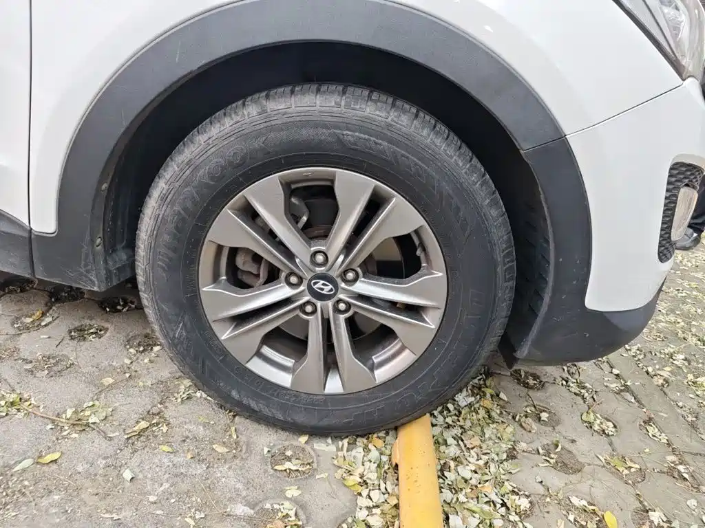 Hyundai Santa Fe — миниатюра 8