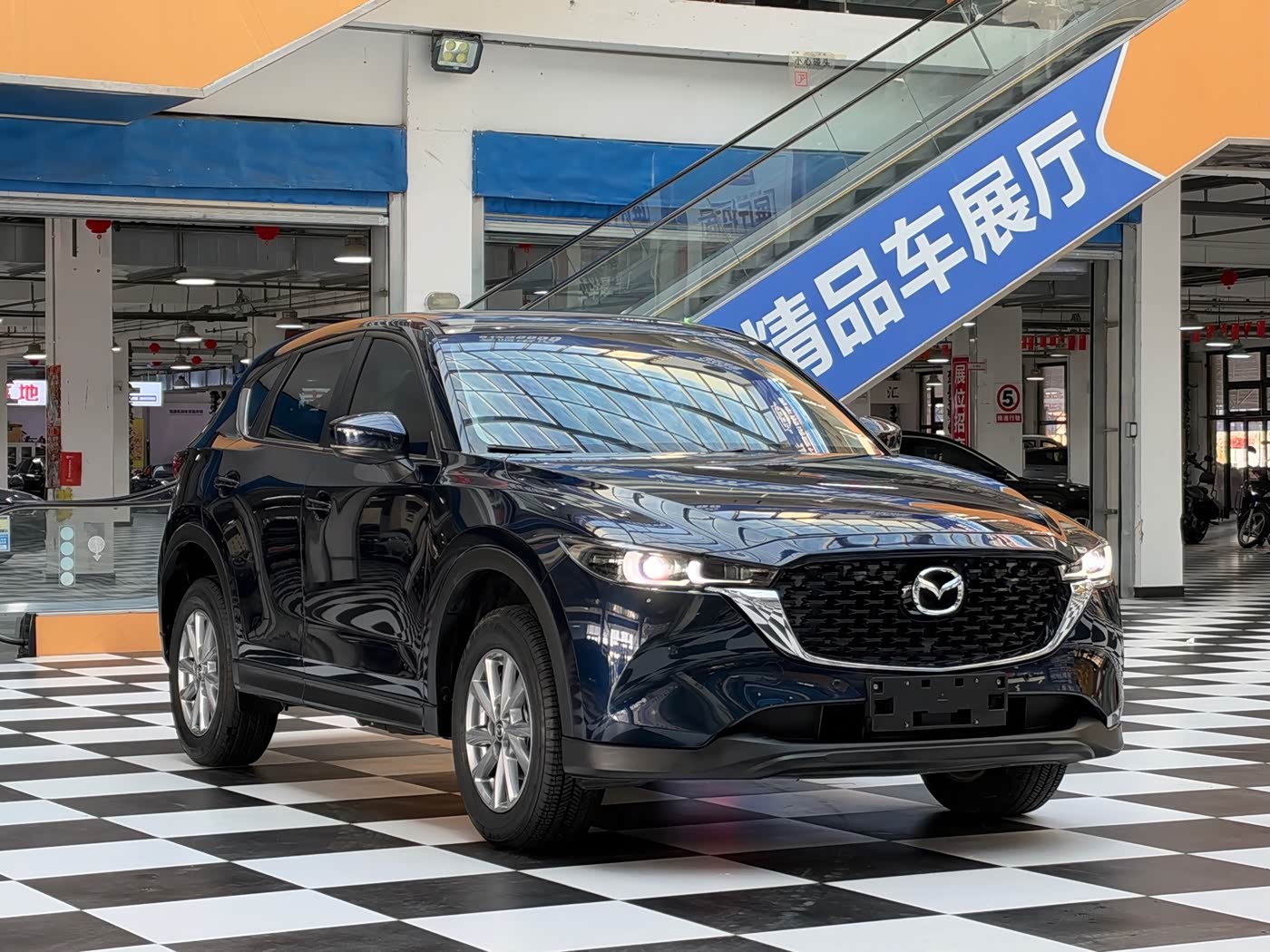 Mazda CX-5 2.0 л 2023 г. Голубой, пробег 20000 км