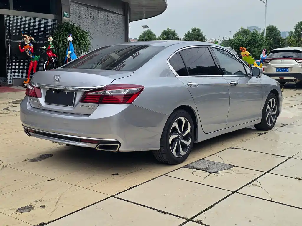 Honda Accord — миниатюра 23