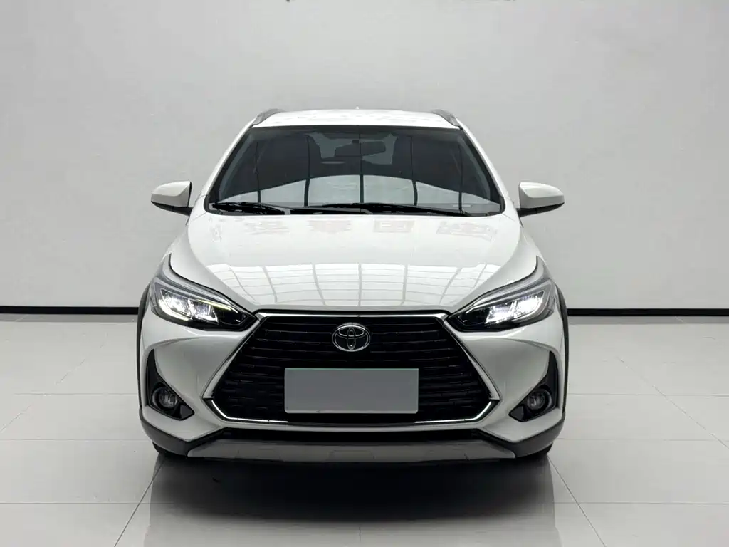 Toyota Yaris L — миниатюра 2