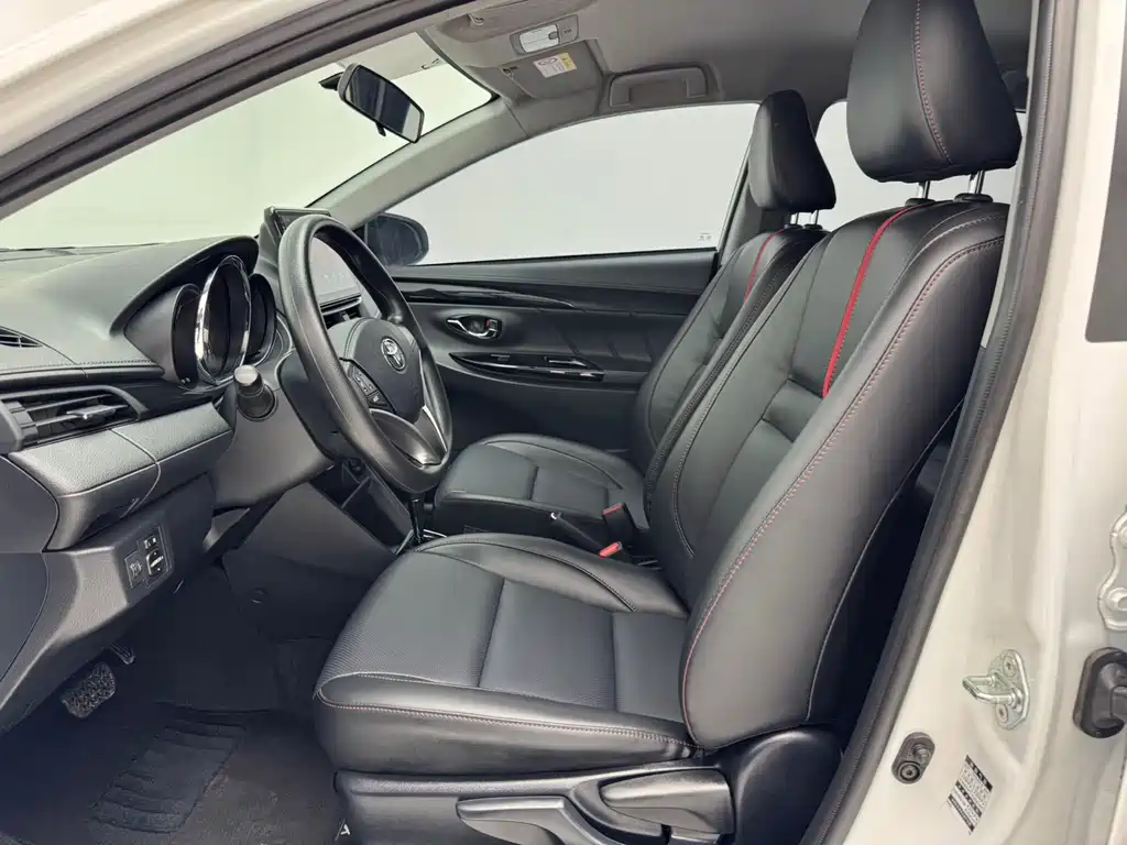 Toyota Yaris L — миниатюра 7
