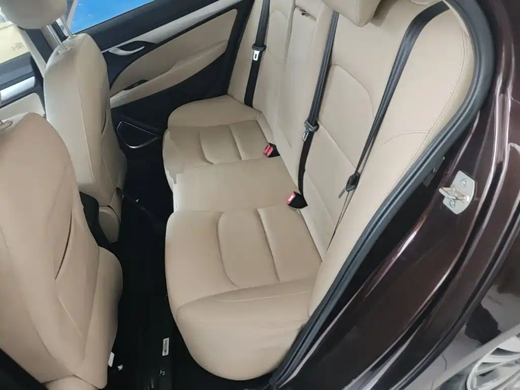 Geely Emgrand — миниатюра 17