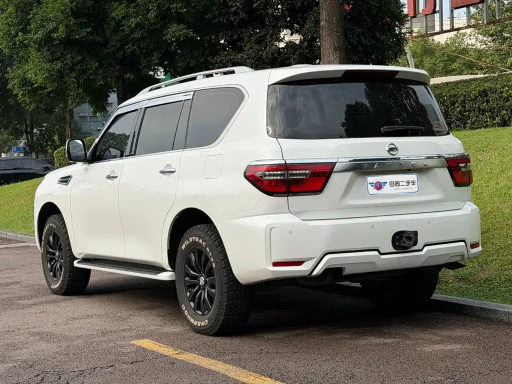 Nissan Patrol — миниатюра 4
