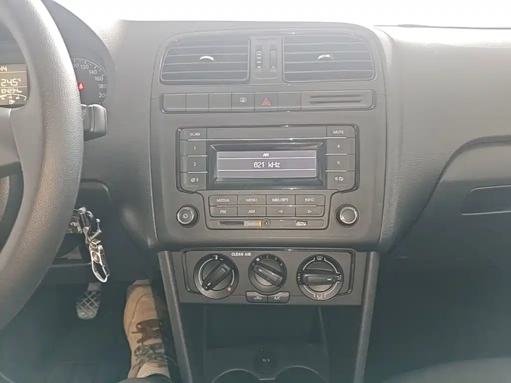 Volkswagen Polo — миниатюра 13
