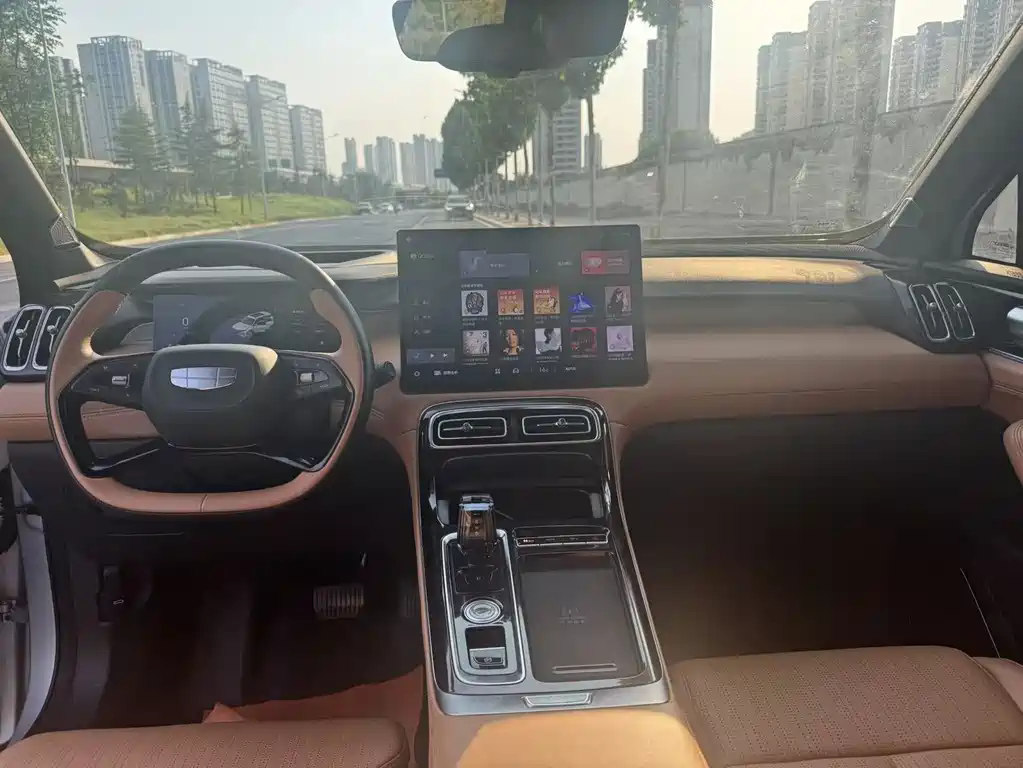 Geely Boyue L L 2025 1.5TD DCT