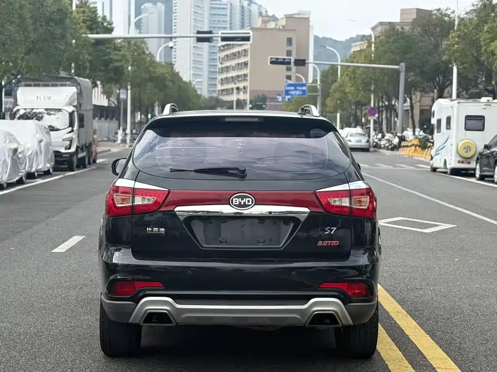 BYD S7