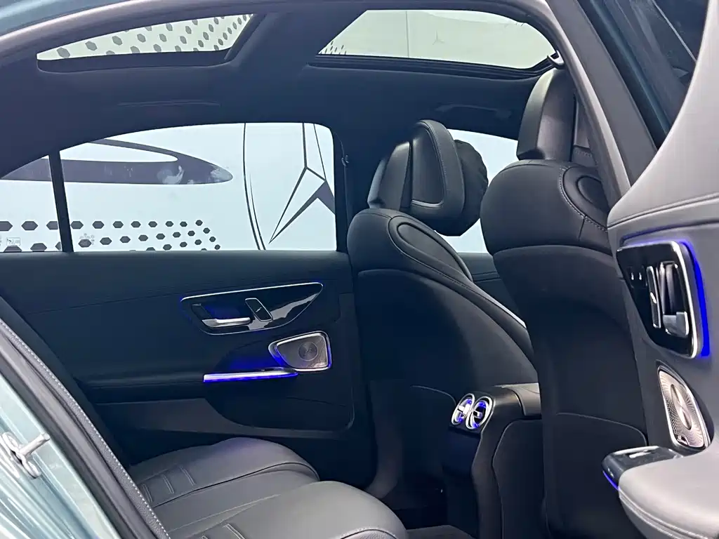 Mercedes-Benz C-Class — миниатюра 9