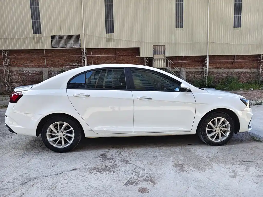 Geely Emgrand — миниатюра 8