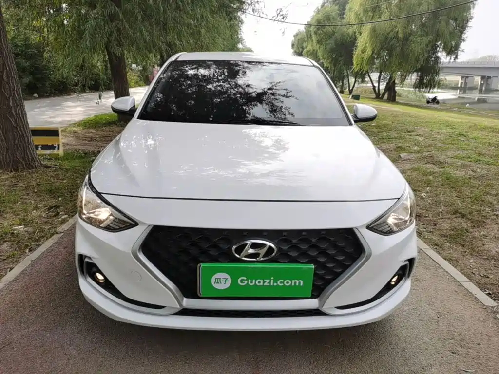 Hyundai Elantra — миниатюра 3