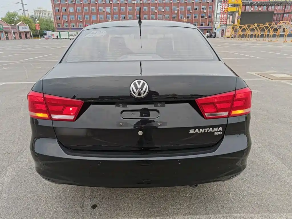 Volkswagen Santana — миниатюра 6