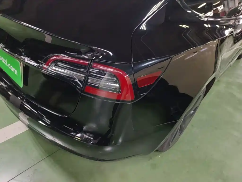 Tesla Model 3 — миниатюра 8