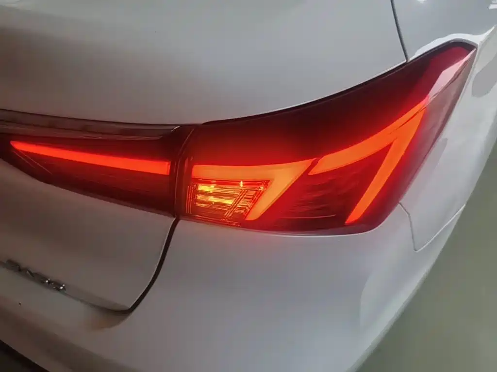 Changan Eado New Energy — миниатюра 8