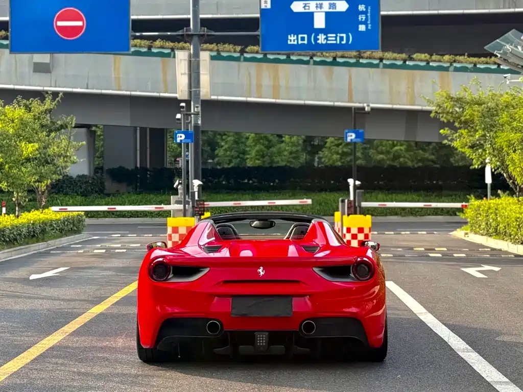 Ferrari 488 — миниатюра 8