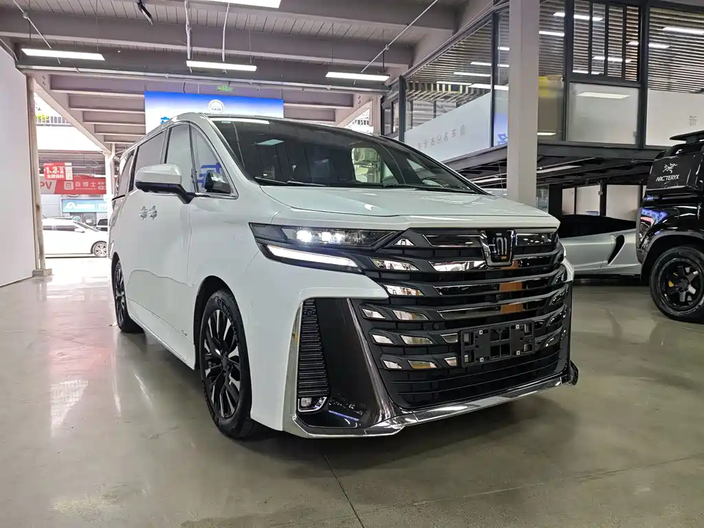 Toyota Vellfire — миниатюра 3