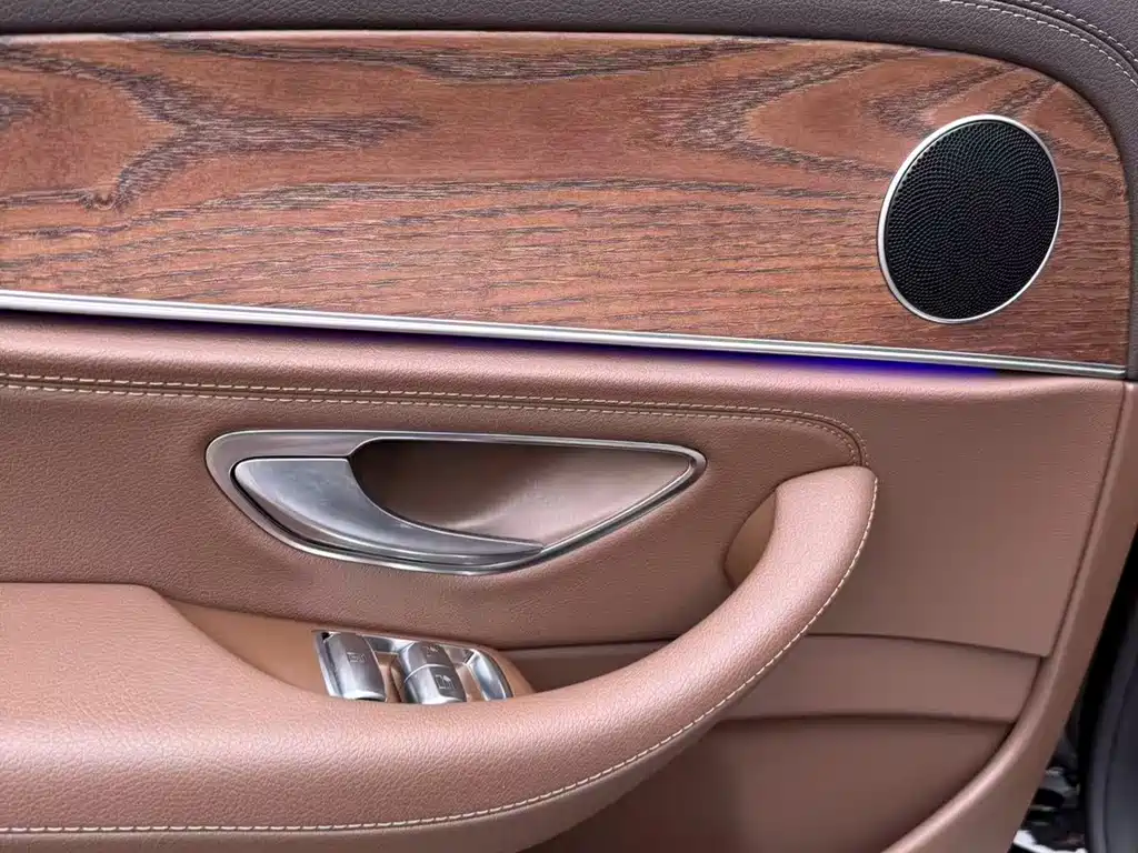 Mercedes-Benz E-Class — миниатюра 27