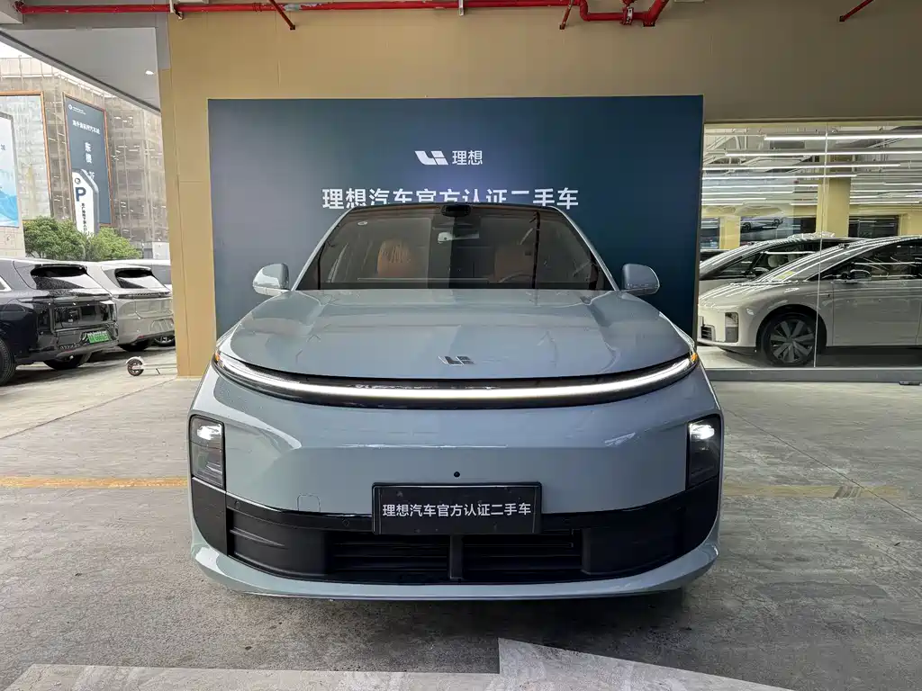 Li Auto Li L6 2025
