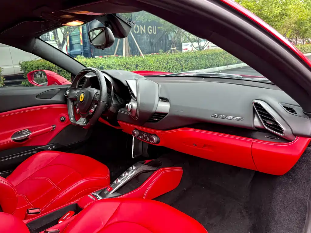 Ferrari 488 — миниатюра 6