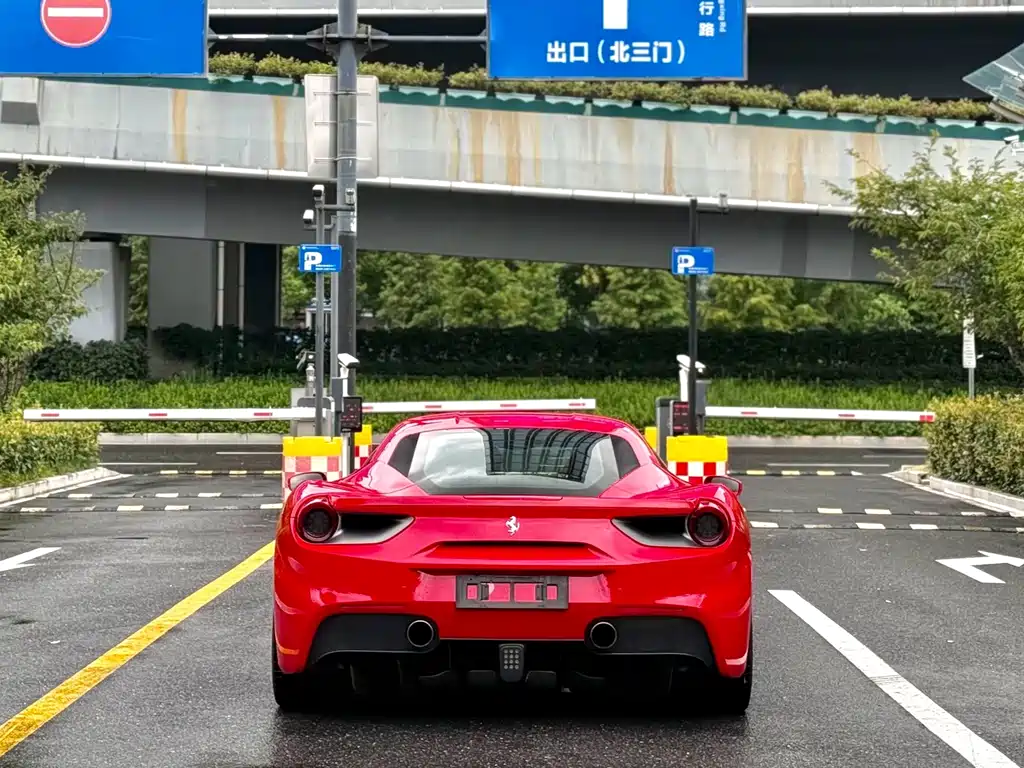 Ferrari 488 — миниатюра 8