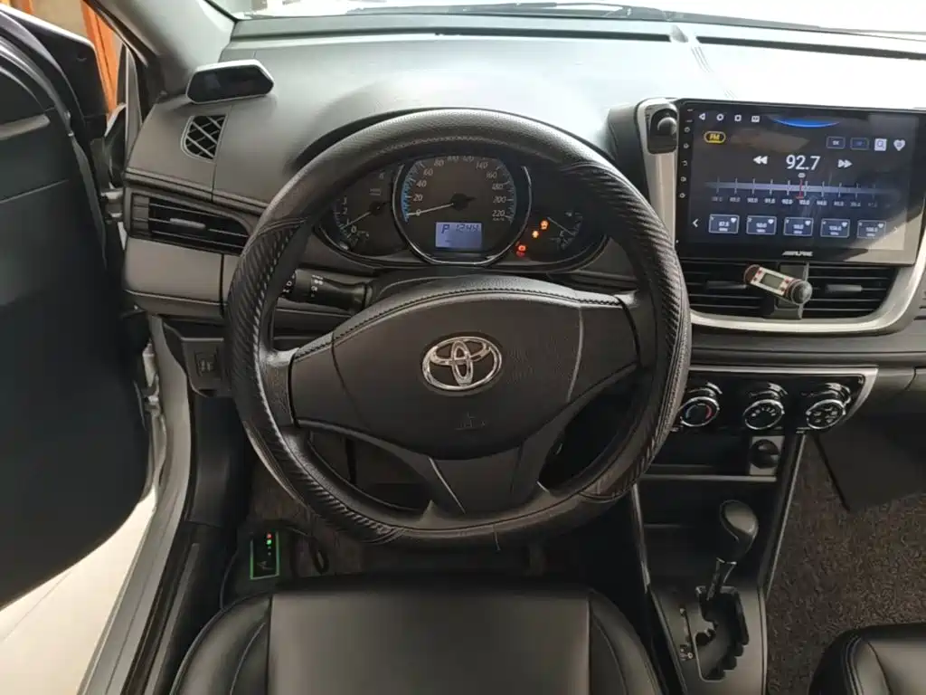 Toyota Yaris L — миниатюра 11