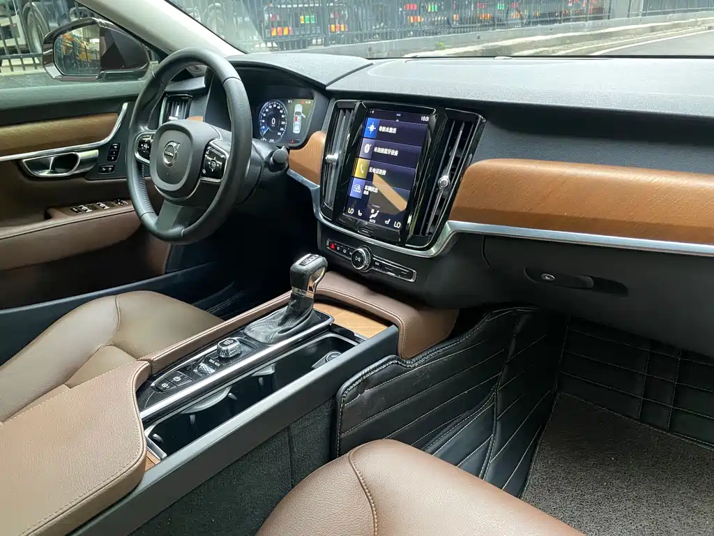 Volvo S90 — миниатюра 19