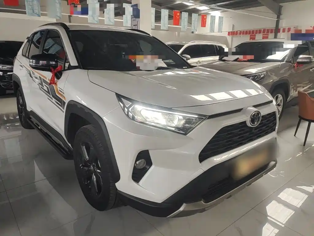Toyota RAV4 — миниатюра 4