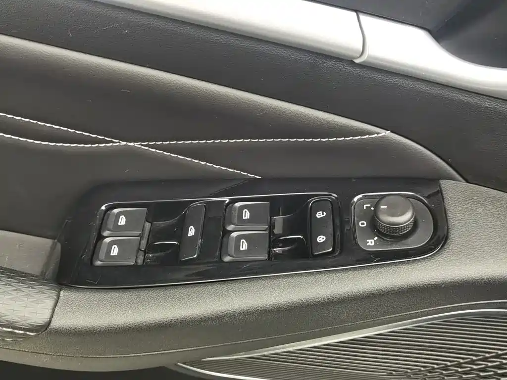 Geely Emgrand — миниатюра 9