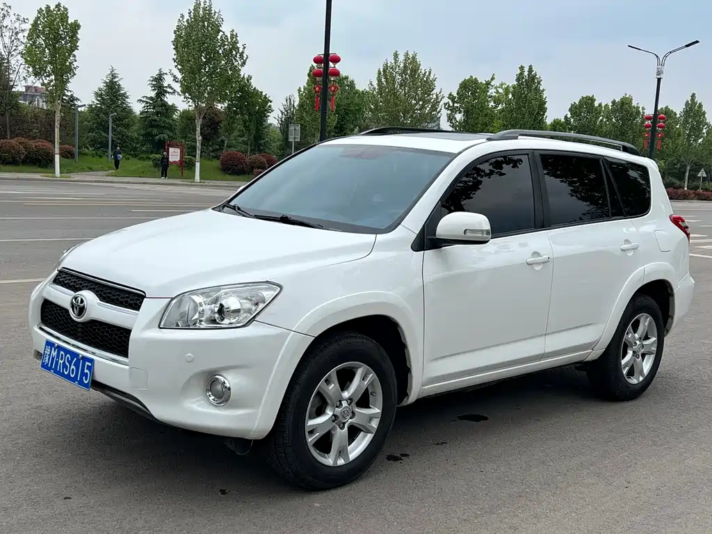 Купить Toyota RAV4