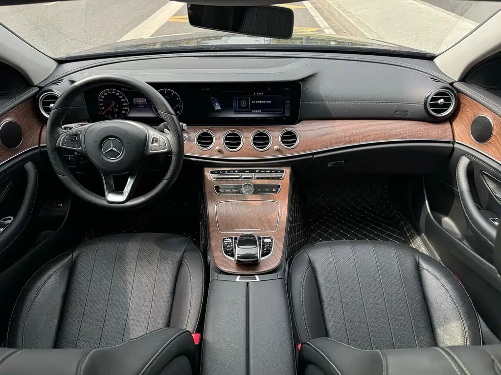 Mercedes-Benz E-Class — миниатюра 8
