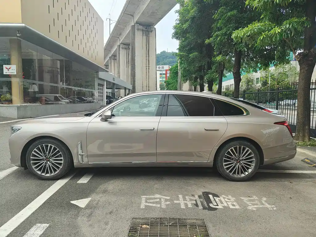 Hongqi H9 2020 2.0T