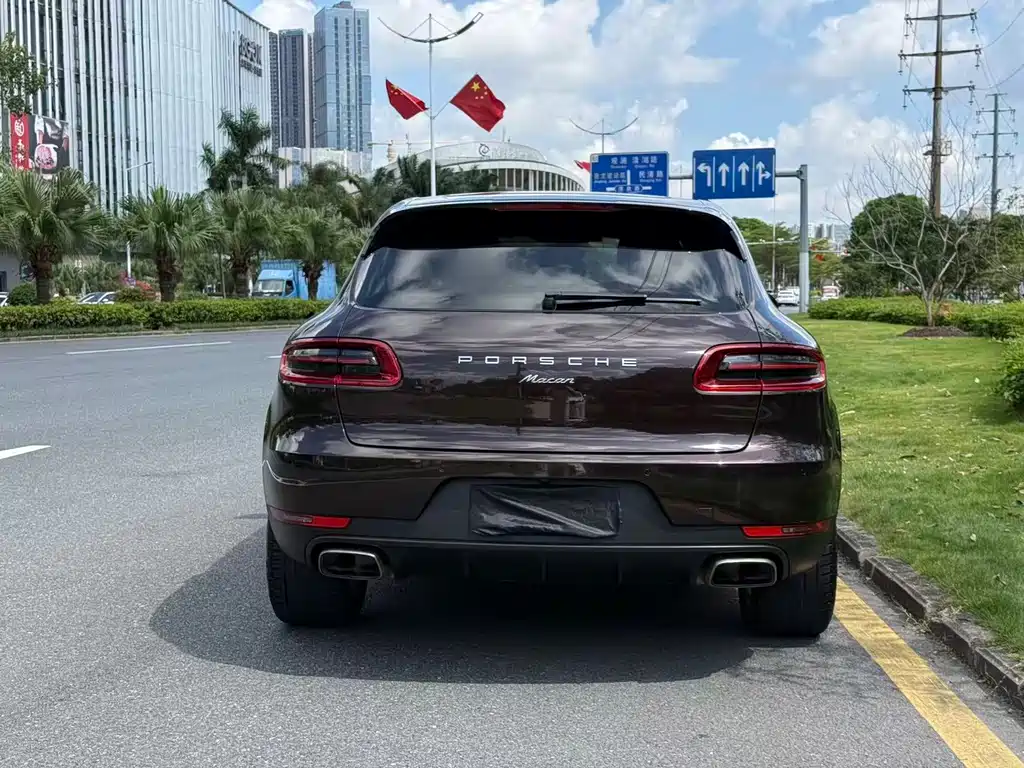 Porsche Macan — миниатюра 4