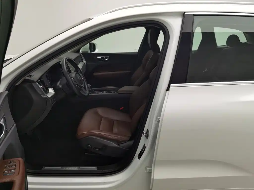 Volvo XC60 — миниатюра 10