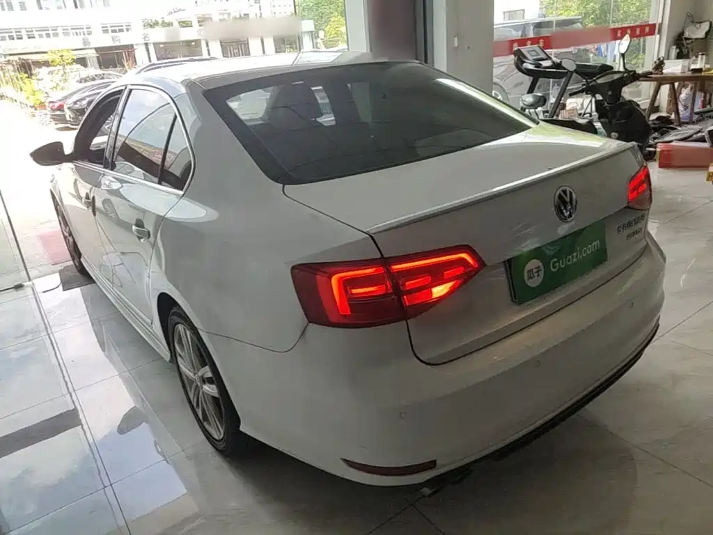 Volkswagen Sagitar — миниатюра 5