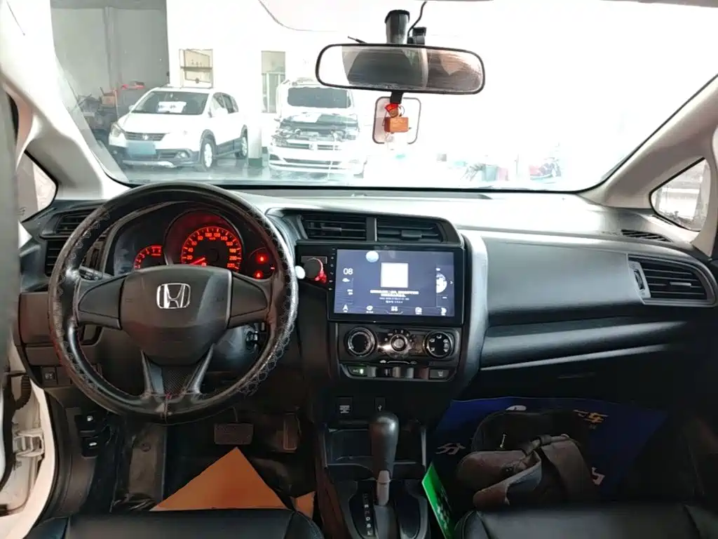 Honda Fit — миниатюра 10