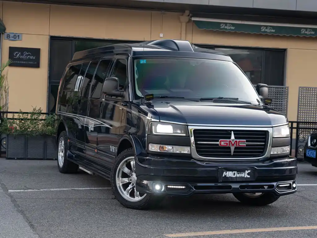 GMC Savana — миниатюра 7