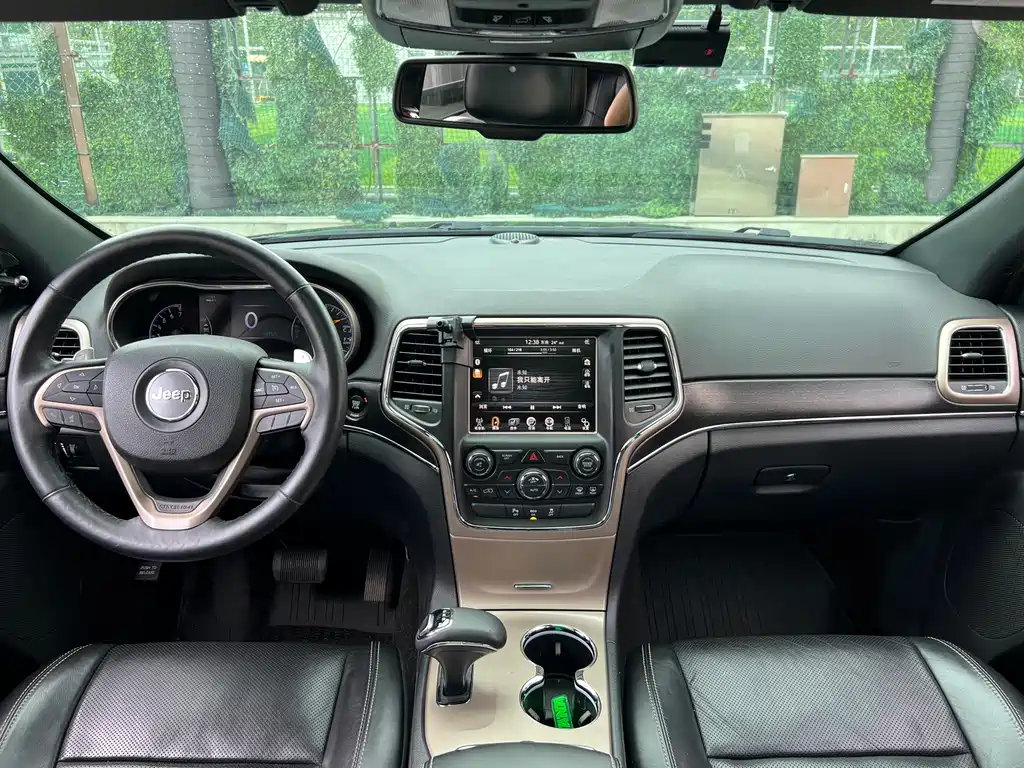 Jeep Grand Cherokee (Import) — миниатюра 15