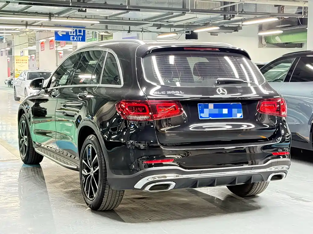 MERCEDES-BENZ GLC