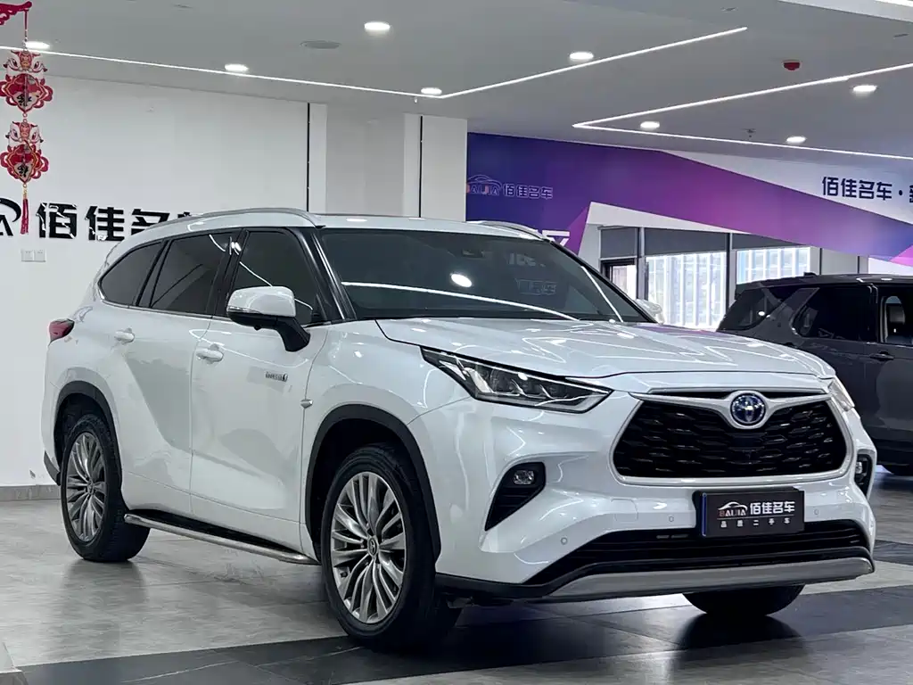 Toyota Highlander Hybrid 2.5L 4WD Premium Edition 7 seats, фото 3