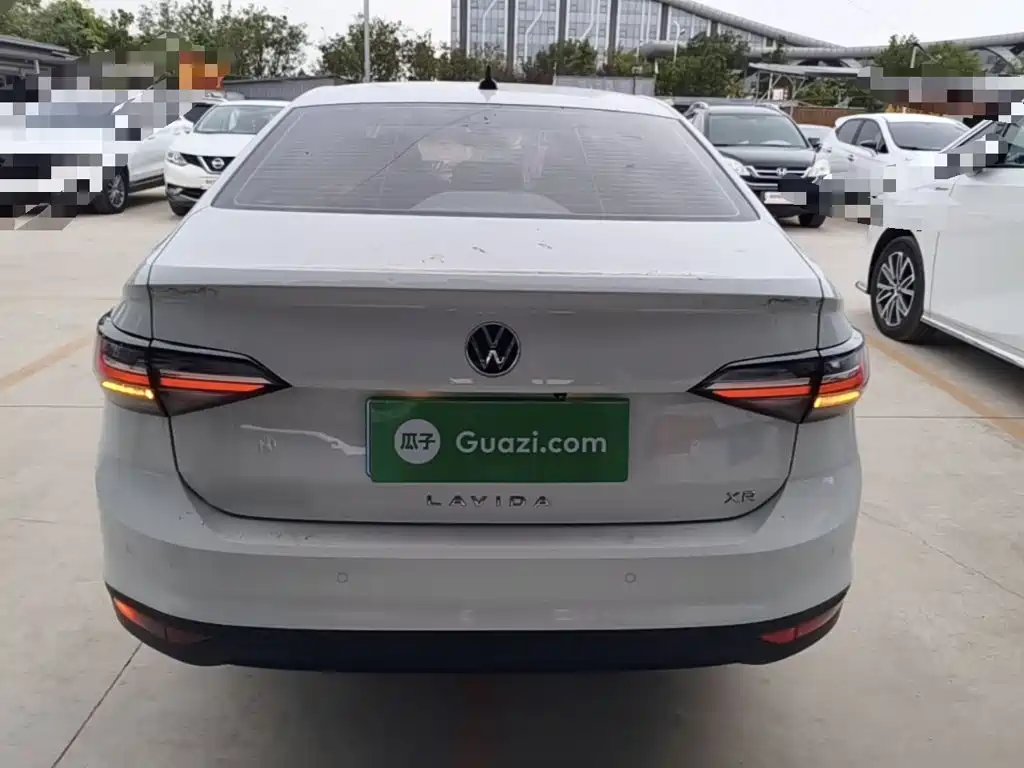 Volkswagen Lavida — миниатюра 6