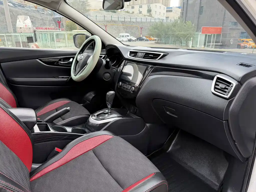 Nissan Qashqai — миниатюра 10