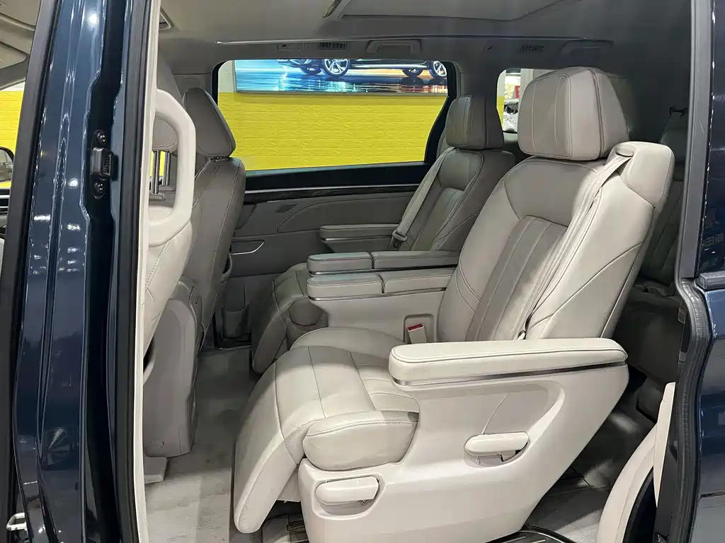 GAC M8 2018 320T Luxury