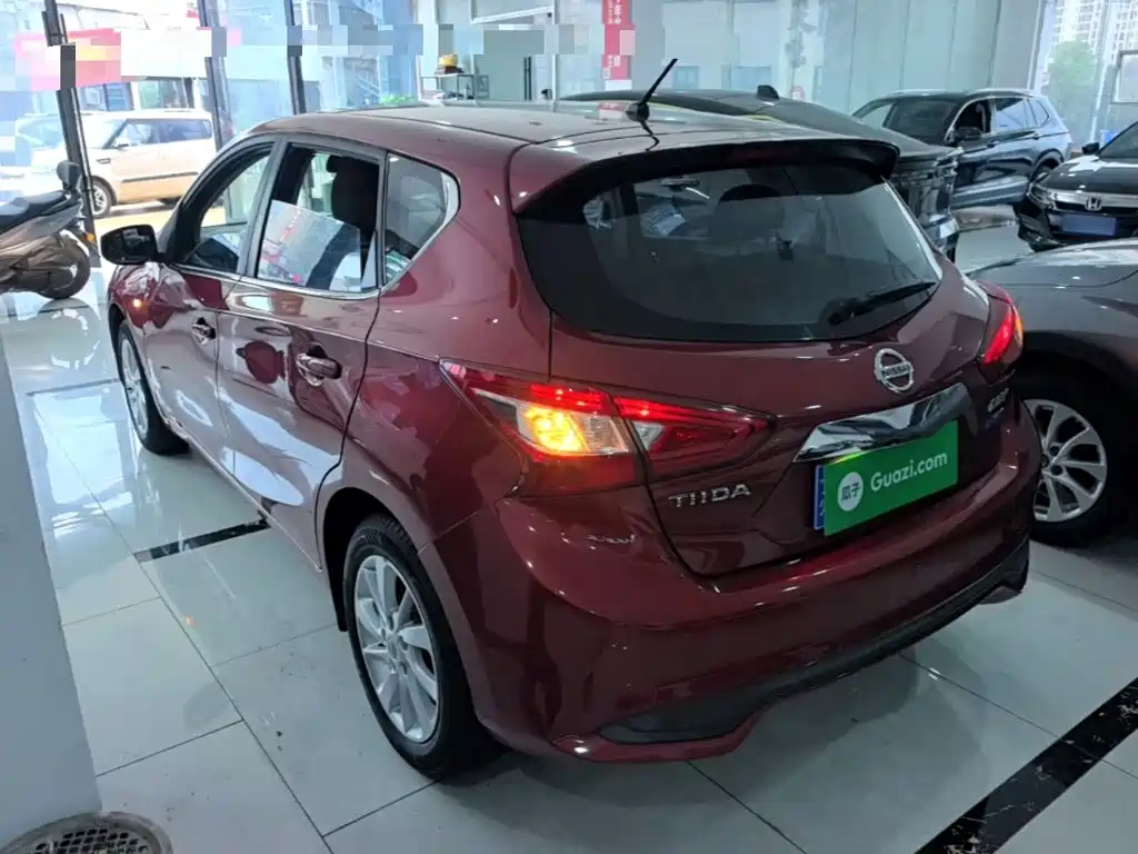 Nissan Tiida — миниатюра 5