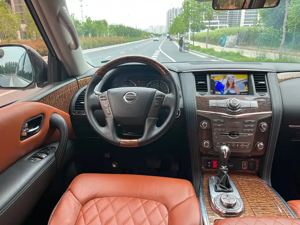 Nissan Patrol — миниатюра 13