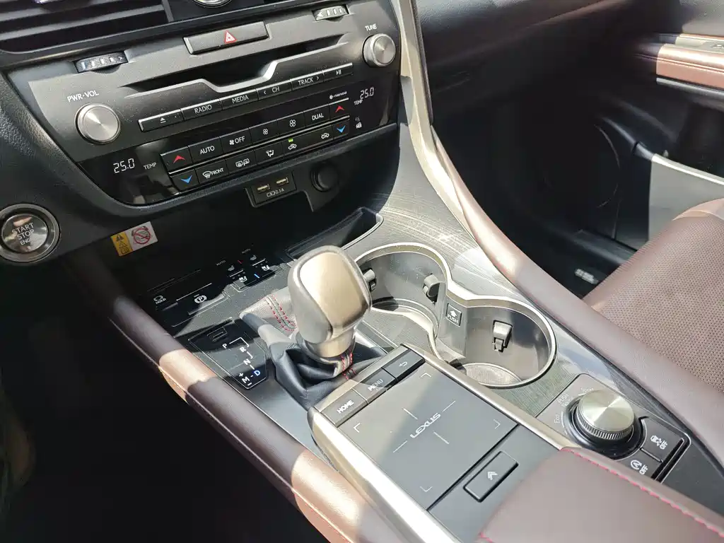 Lexus RX — миниатюра 18