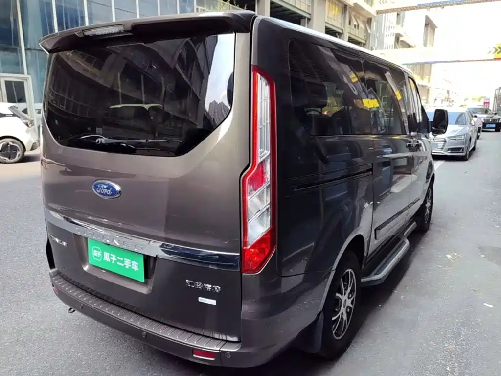 Ford Tourneo — миниатюра 7