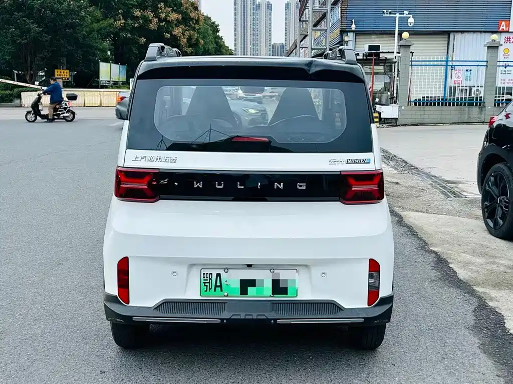 Wuling MINIEV — миниатюра 12