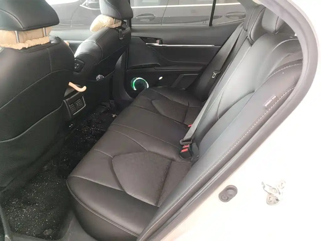 Toyota Camry — миниатюра 17