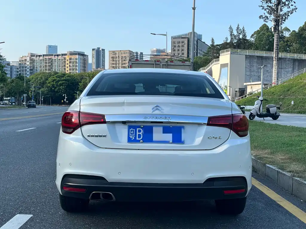 Citroen C4L — миниатюра 5